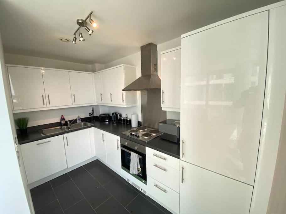 Modern 2 Bed In Central Mk, Free Parking, Smart Tv, Chelsea House Milton Keynes Eksteriør billede